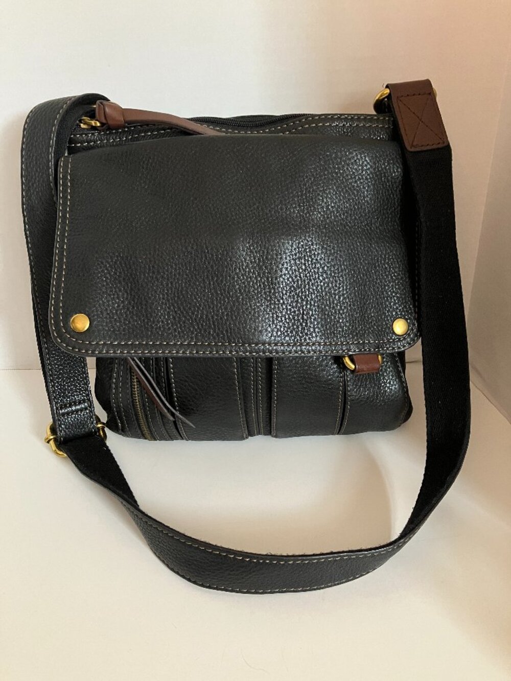 Fossil Morgan Traveler Messenger Crossbody Shoulder Bag Pebbled Leather Black.
